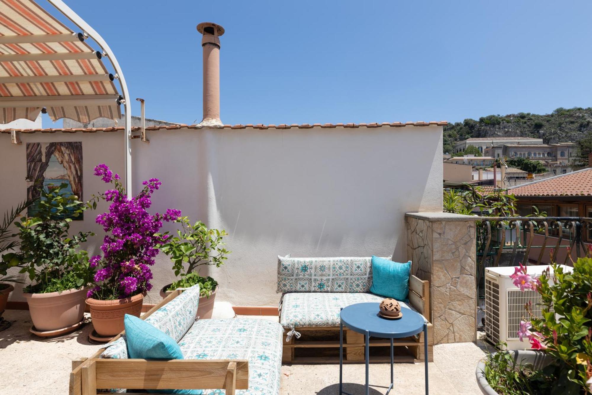Medusa Exclusive Rooftop Taormina Apartment ภายนอก รูปภาพ