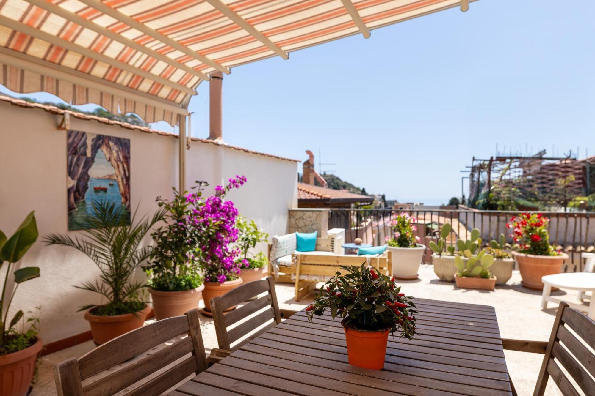 Medusa Exclusive Rooftop Taormina Apartment ภายนอก รูปภาพ