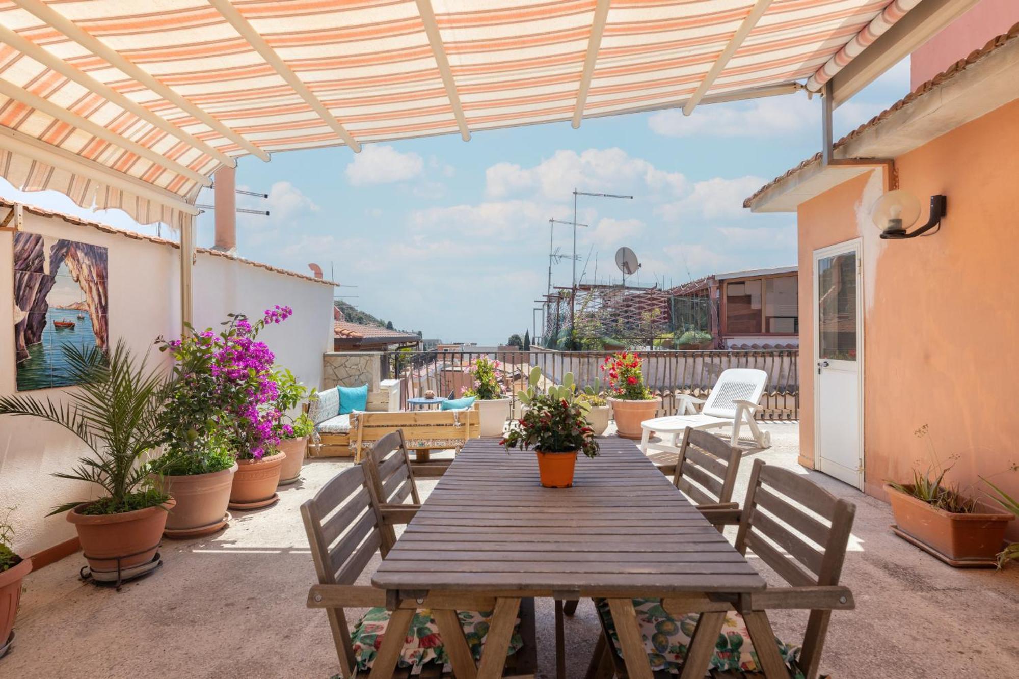 Medusa Exclusive Rooftop Taormina Apartment ภายนอก รูปภาพ